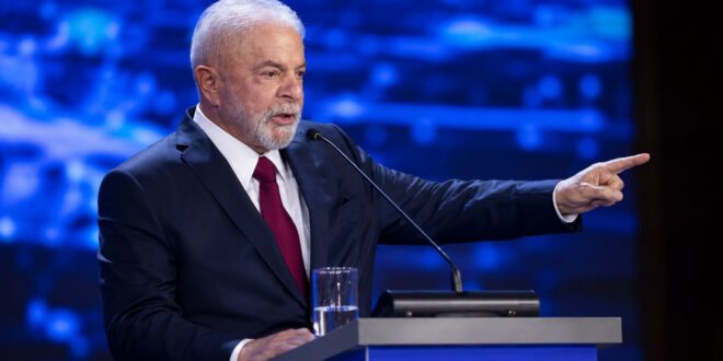 Presidente Lula durante discurso com falas controversas em evento público