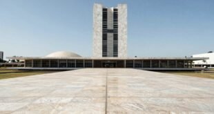 Decisões de Mendonça e Dino sobre a PF são suspensas por Fachin